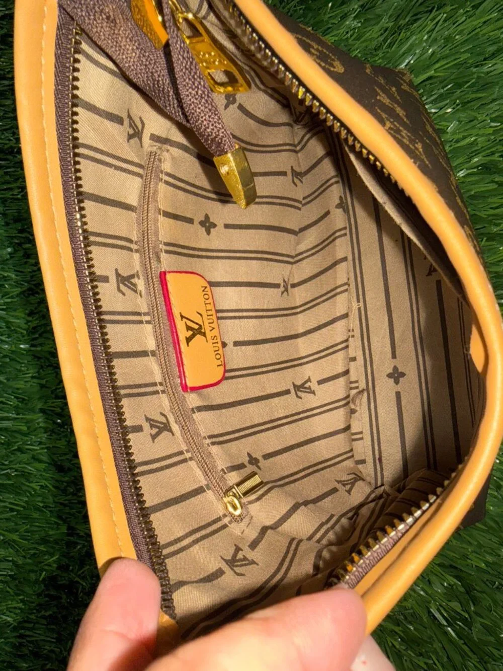 WOMAN BROWN SHOULDER BAG